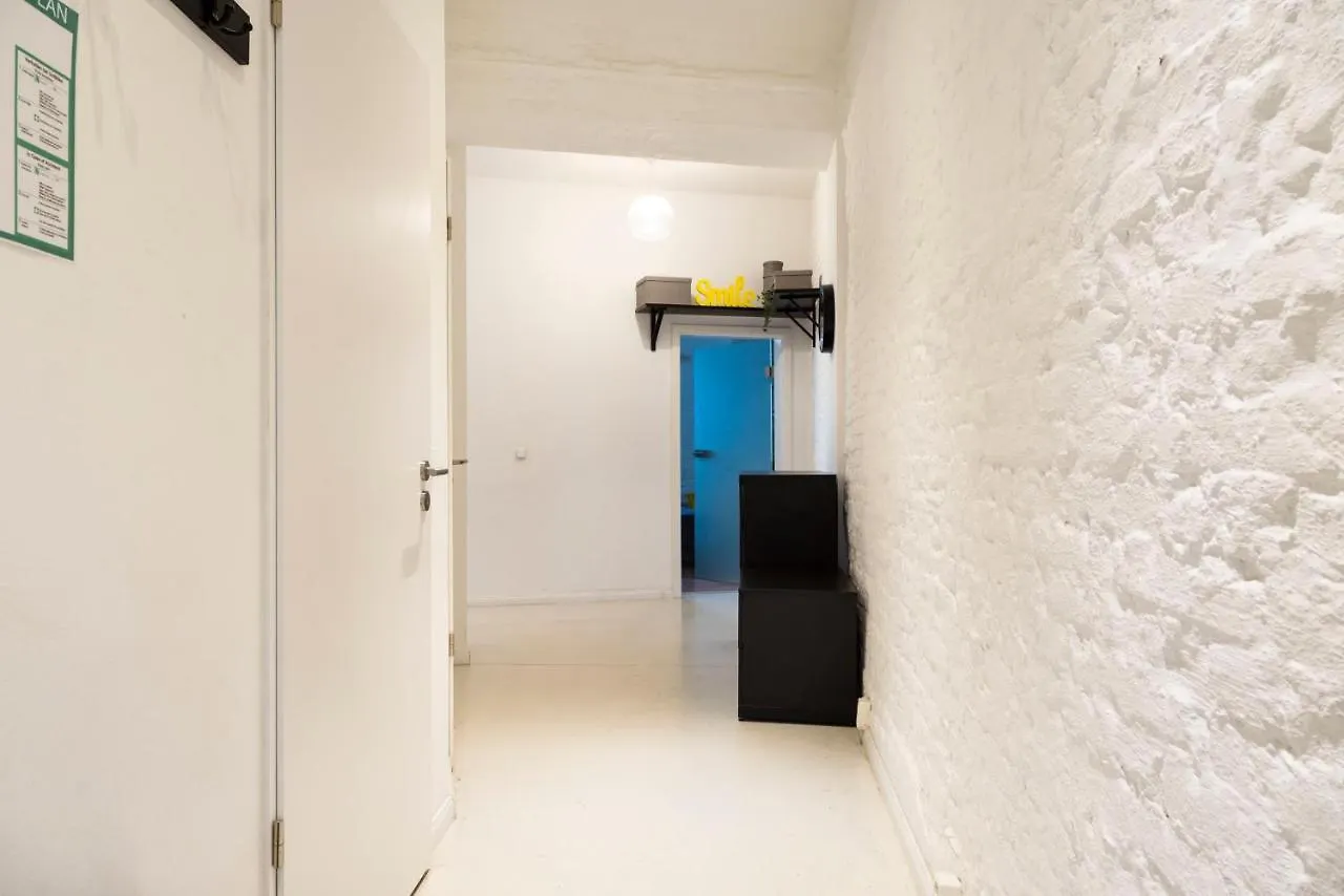 Апартаменты Neukolln Industrial Style 2 Bathrms 3 Bedrms +A/C Берлин