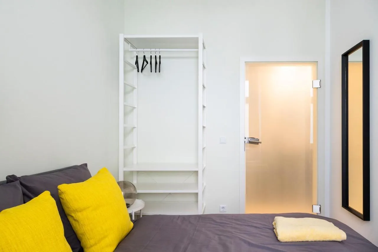 Апартаменты Neukolln Industrial Style 2 Bathrms 3 Bedrms +A/C Берлин