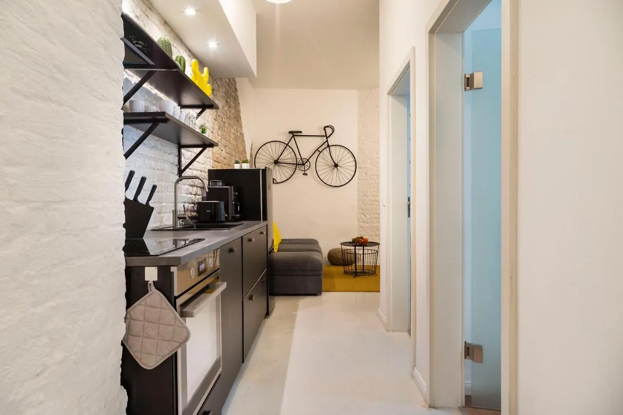 Апартаменты Neukolln Industrial Style 2 Bathrms 3 Bedrms +A/C Берлин Германия